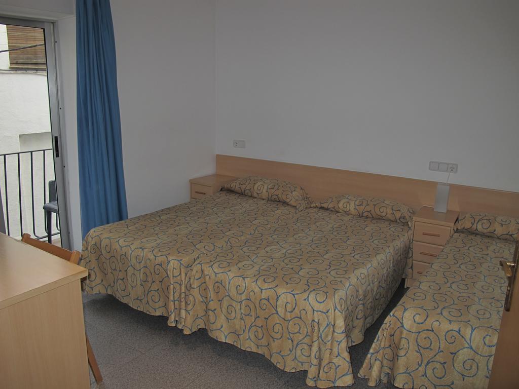 Hostal L'Alba Tossa de Mar Room photo